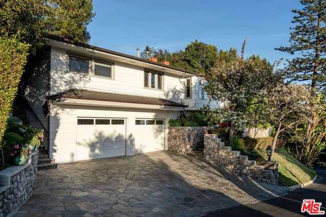610 Estrellita Way, Los Angeles, CA 90049