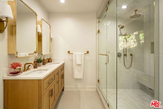 610 Estrellita Way, Los Angeles, CA 90049