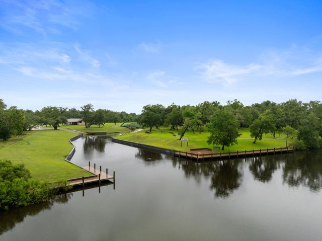 32610 Bayou Bend, Richwood, TX 77515