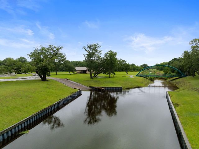32610 Bayou Bend, Richwood, TX 77515