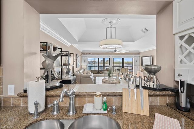 221 La Peninsula BLVD # 221, Naples, FL 34113