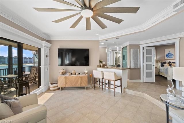 221 La Peninsula BLVD # 221, Naples, FL 34113