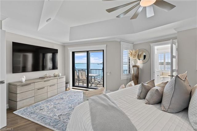 221 La Peninsula BLVD # 221, Naples, FL 34113