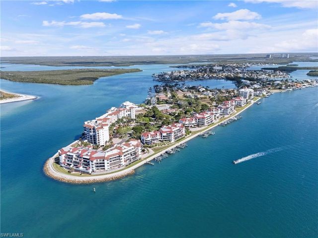 221 La Peninsula BLVD # 221, Naples, FL 34113