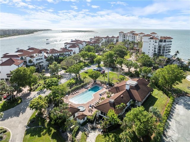 221 La Peninsula BLVD # 221, Naples, FL 34113