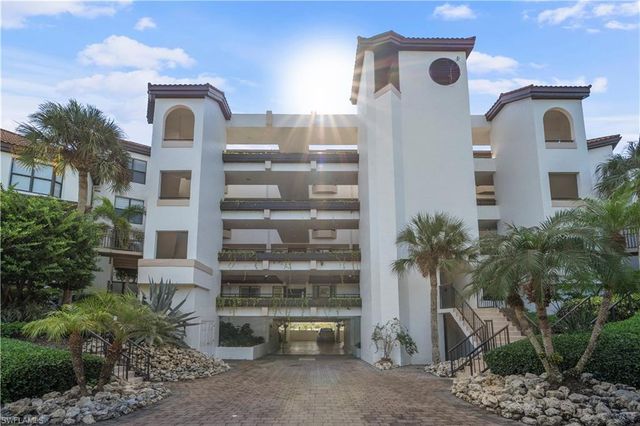 221 La Peninsula BLVD # 221, Naples, FL 34113