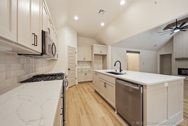 10721 S 281st East Avenue, Coweta, OK 74429