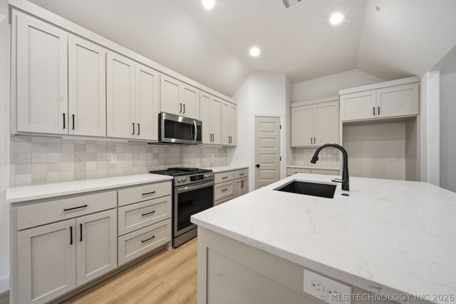 10721 S 281st East Avenue, Coweta, OK 74429