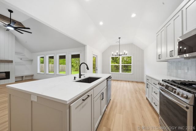 10721 S 281st East Avenue, Coweta, OK 74429