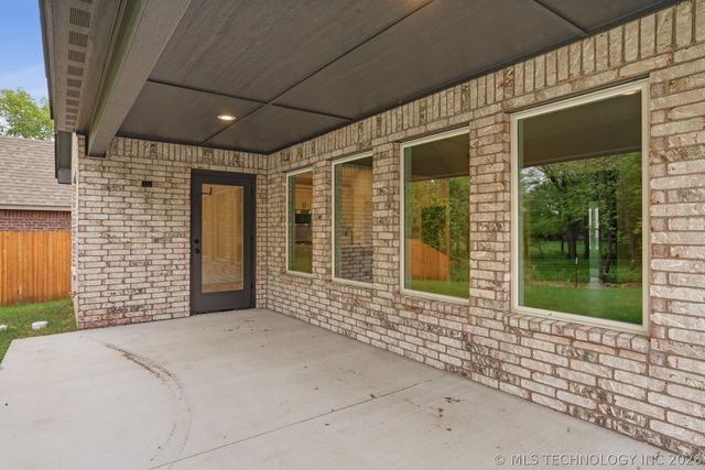 10721 S 281st East Avenue, Coweta, OK 74429
