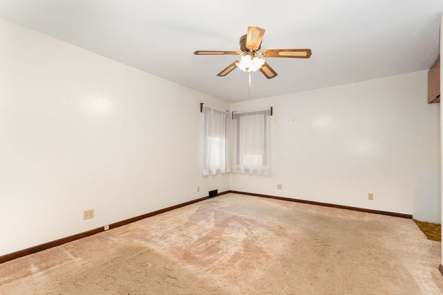 8331 W 102nd Place, Palos Hills, IL 60465