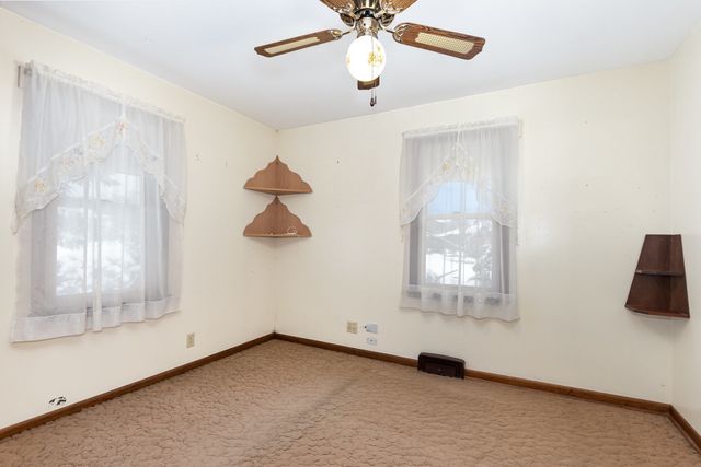 8331 W 102nd Place, Palos Hills, IL 60465