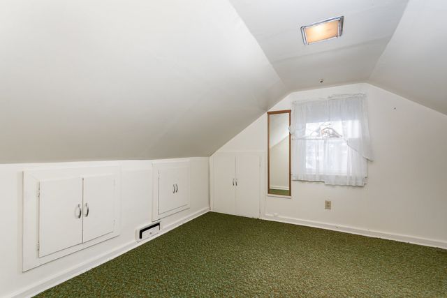 8331 W 102nd Place, Palos Hills, IL 60465