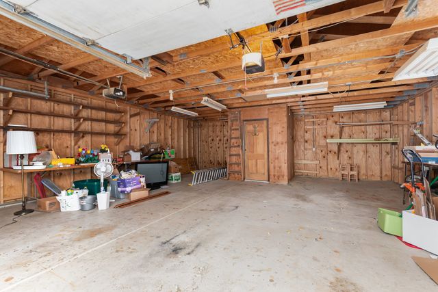 8331 W 102nd Place, Palos Hills, IL 60465