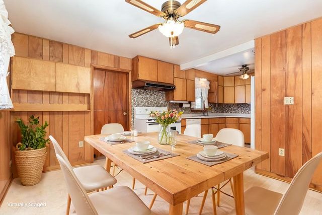 8331 W 102nd Place, Palos Hills, IL 60465