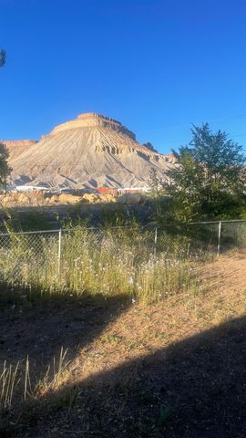 3374 G Road, Clifton, CO 81520