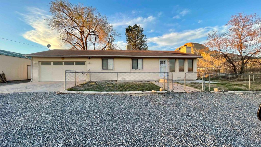 3374 G Road, Clifton, CO 81520
