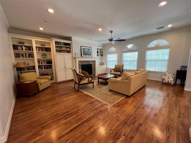 2807 Albany Street, Houston, TX 77006