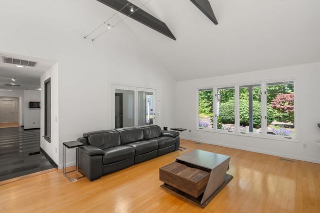 347 Green Street, Northborough, MA 01532