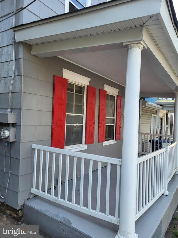 60 HANOVER ST, Pemberton, NJ 08068