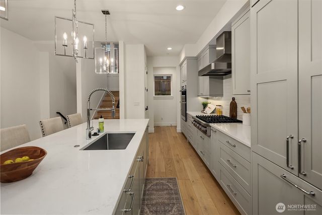 12105 NE 105th Street, Kirkland, WA 98033