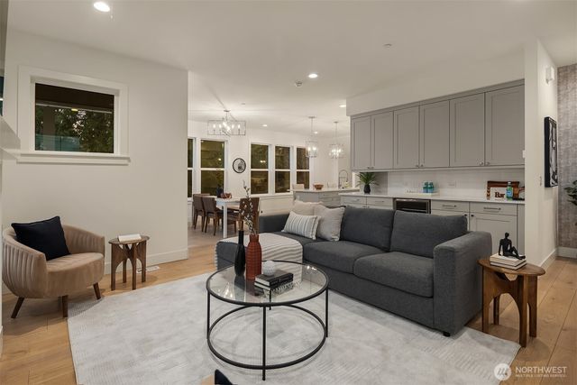 12105 NE 105th Street, Kirkland, WA 98033