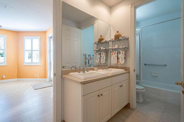 2825 Marina Circle 2825, Lighthouse Point, FL 33064