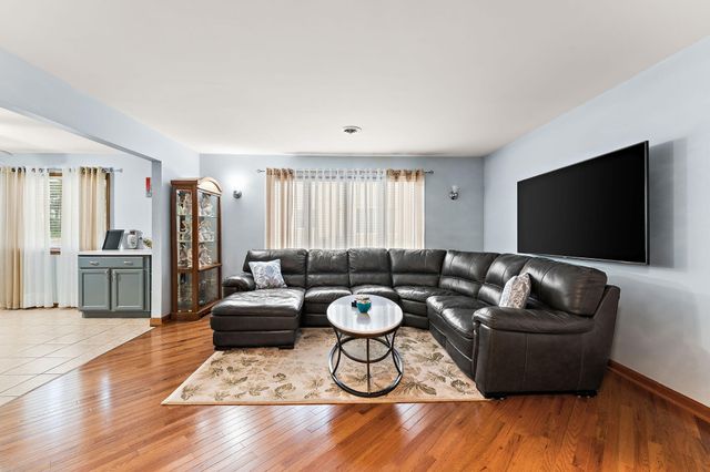 1546 Autumn Drive, Crown Point, IN 46307