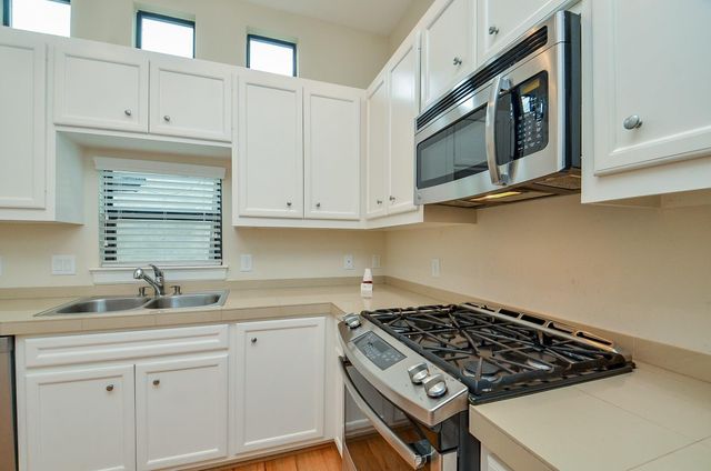 11315 S Main Street 301, Houston, TX 77025