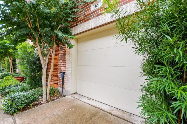 11315 S Main Street 301, Houston, TX 77025