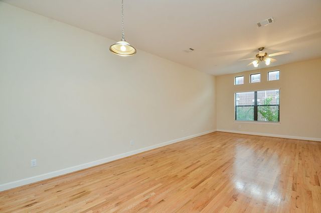 11315 S Main Street 301, Houston, TX 77025