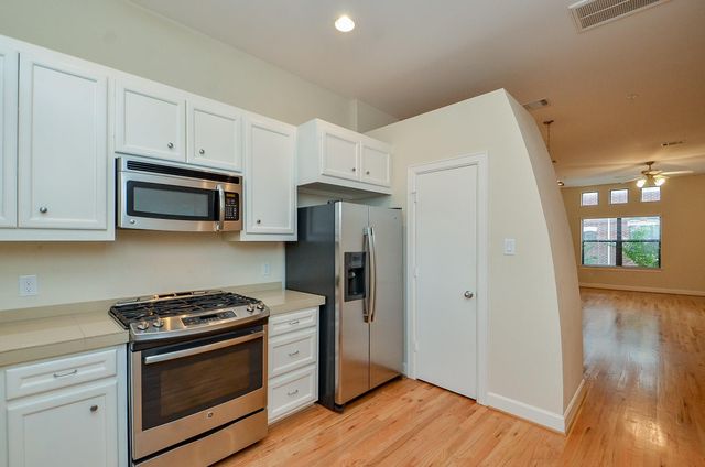 11315 S Main Street 301, Houston, TX 77025