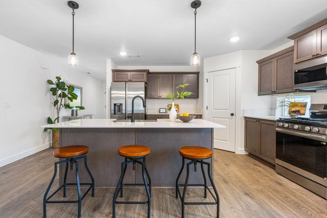 4156 SW Pumice Avenue 72, Redmond, OR 97756