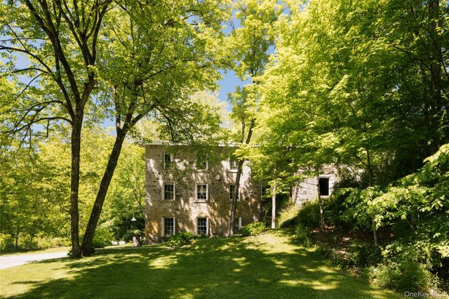 4918 Route 82, Salt Point, NY 12578