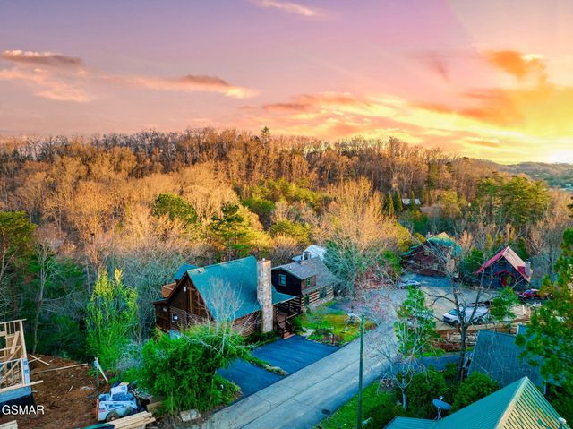 1008 Walini Way, Sevierville, TN 37876