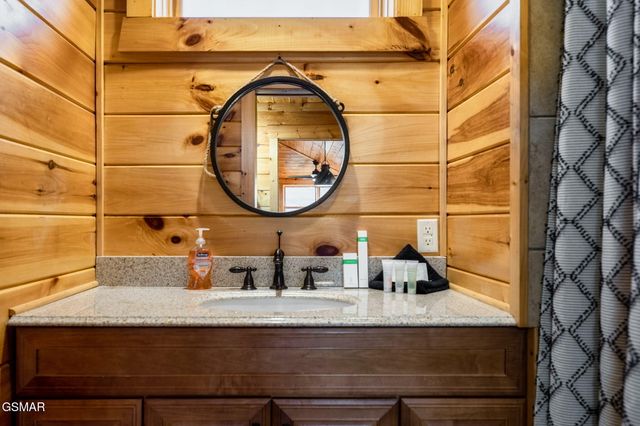 1008 Walini Way, Sevierville, TN 37876