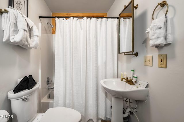 1008 Walini Way, Sevierville, TN 37876