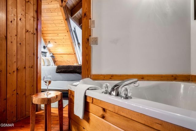 1008 Walini Way, Sevierville, TN 37876