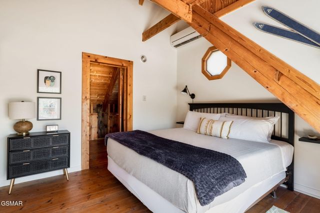 1008 Walini Way, Sevierville, TN 37876