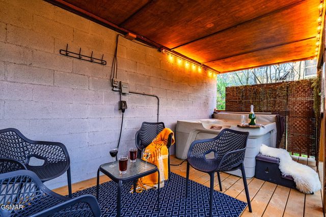 1008 Walini Way, Sevierville, TN 37876