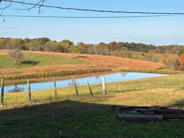 879 KY-1729, Russell Springs, KY 42642