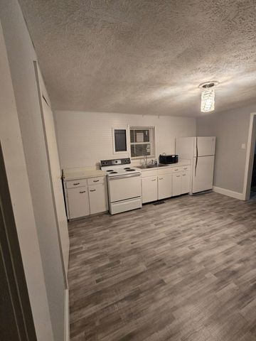 879 KY-1729, Russell Springs, KY 42642