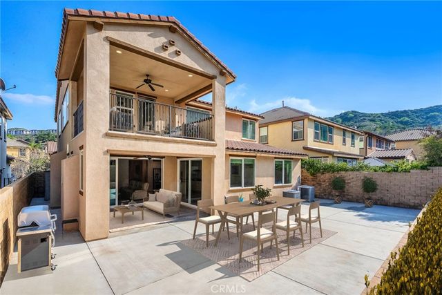 28217 Nield Court, Saugus, CA 91350