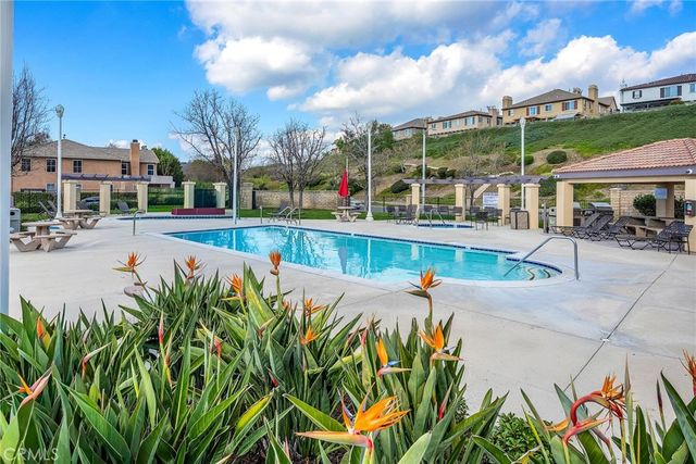 28217 Nield Court, Saugus, CA 91350