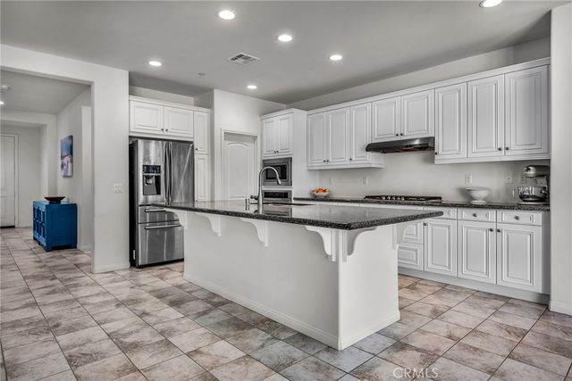 28217 Nield Court, Saugus, CA 91350