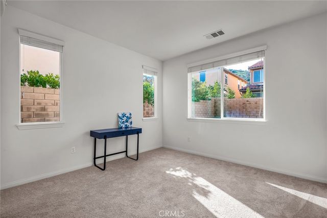 28217 Nield Court, Saugus, CA 91350