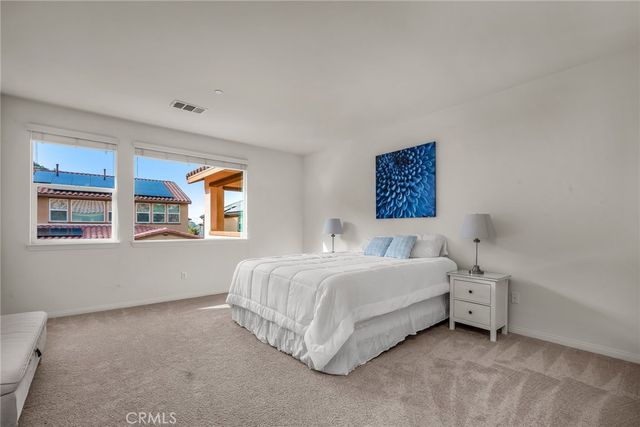 28217 Nield Court, Saugus, CA 91350