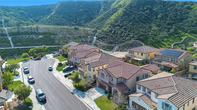 28217 Nield Court, Saugus, CA 91350