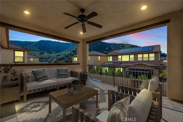 28217 Nield Court, Saugus, CA 91350