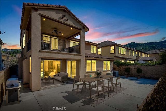 28217 Nield Court, Saugus, CA 91350